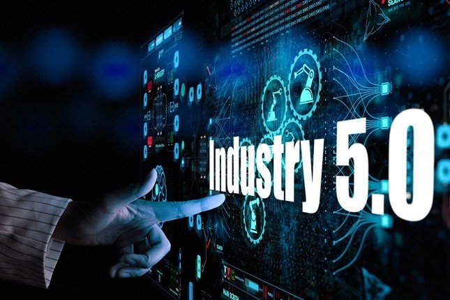 From Smart to Human: How the Shift from Industry 4.0 to 5.0 Is Reshaping Manufacturing